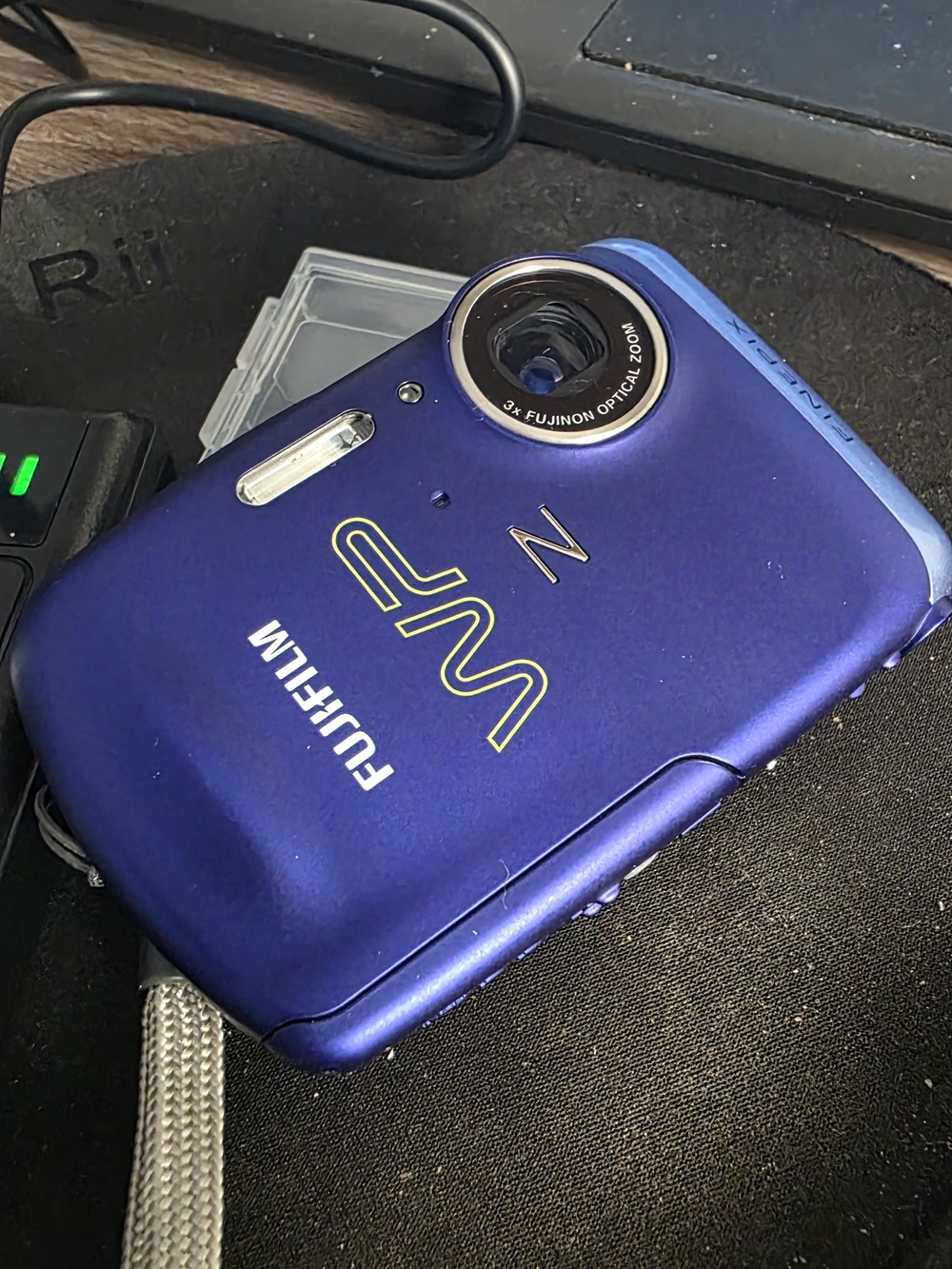 Fujifilm FinePix VR Waterproof Point-and-Shoot Camera - Blue
